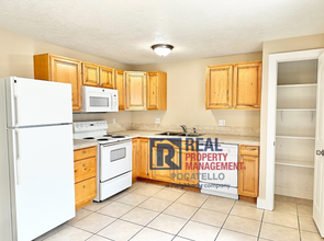 230 W Chubbuck Rd in Pocatello, ID - Building Photo - Building Photo