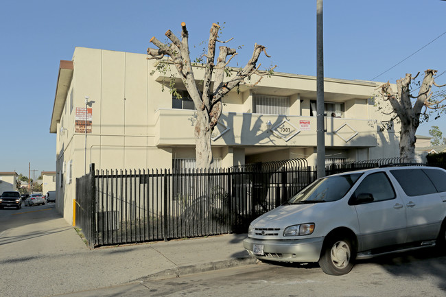 1087-1095 W 39th St in Los Angeles, CA - Building Photo - Building Photo