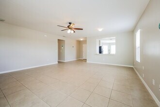 627 SW 27th Terrace in Cape Coral, FL - Foto de edificio - Building Photo