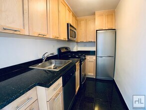 EAST 49 STREET in New York, NY - Building Photo - Building Photo