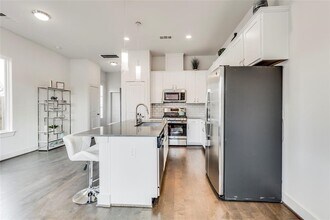 4143 Griggs Rd in Houston, TX - Building Photo - Building Photo