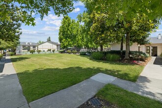 Camino Creek in Rohnert Park, CA - Building Photo - Building Photo