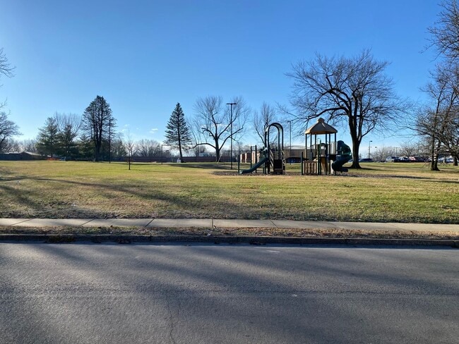 1203 W State St in Springfield, MO - Building Photo - Building Photo