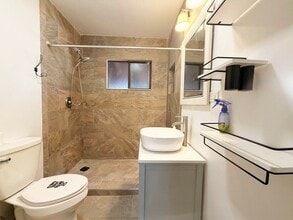 2036 NW 31st Ave in Gainesville, FL - Building Photo - Building Photo