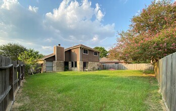 10531 Golden Meadow Dr in Houston, TX - Building Photo - Building Photo