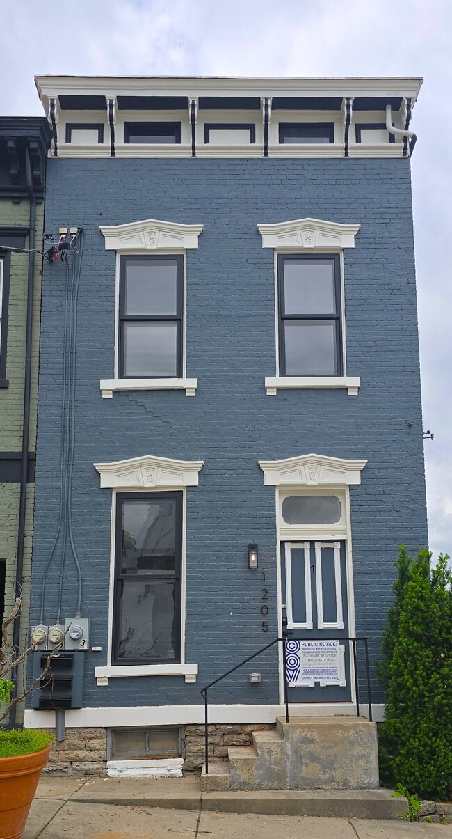 1205 Lee St, Unit 1