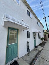 214 Angelo Walk in Long Beach, CA - Building Photo - Building Photo