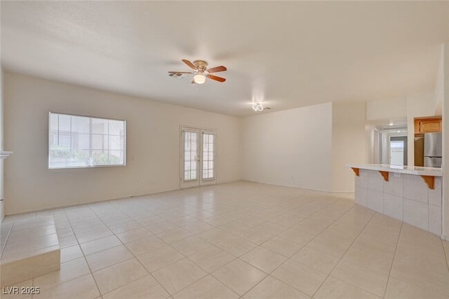 8301 Boseck Dr in Las Vegas, NV - Building Photo - Building Photo