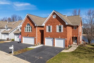 Ethan's Glen Townhome Community in Palatine, IL - Building Photo