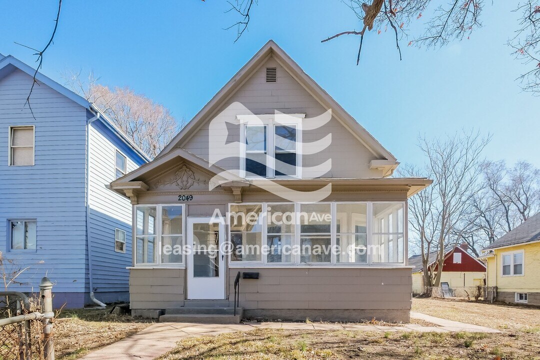 2049 Florence Blvd in Omaha, NE - Building Photo