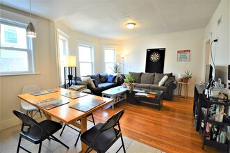 94 Montebello Rd, Unit 3 in Boston, MA - Building Photo - Building Photo