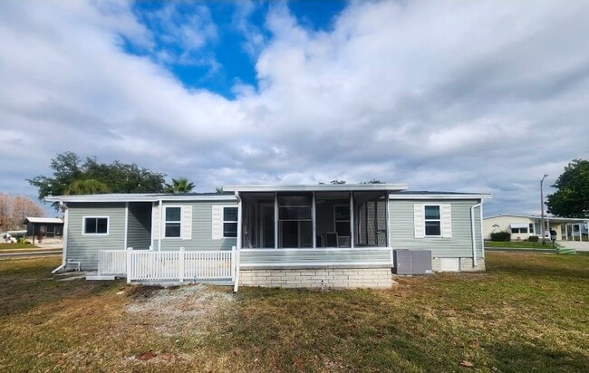 10322 Andre Blvd in Hudson, FL - Building Photo - Building Photo