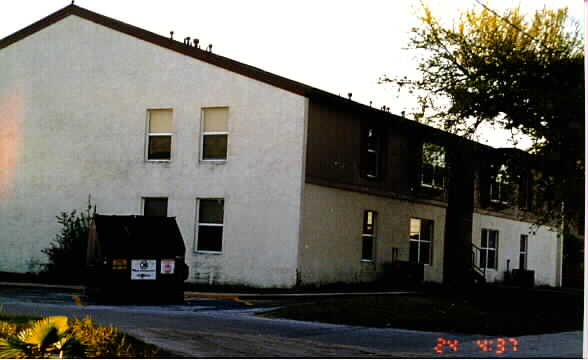 Oakhurst Square II in Tampa, FL - Building Photo - Building Photo