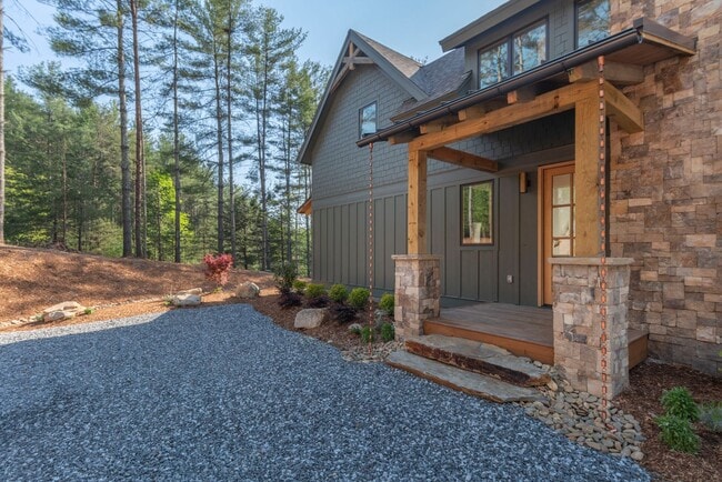 92 Rusty Hook Dr in Nebo, NC - Building Photo - Building Photo