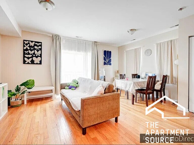 3211 W Armitage Ave, Unit 2 in Chicago, IL - Foto de edificio