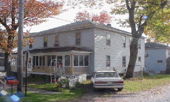 10825 Utley Ave in Conneaut Lake, PA - Building Photo