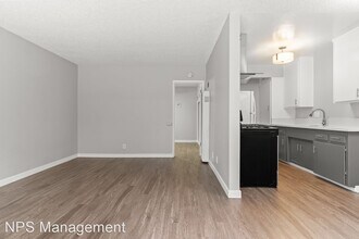 539 E 11th St in Long Beach, CA - Foto de edificio - Building Photo