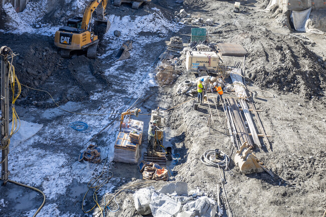 The Grand in Surrey, BC - Building Photo - Building Photo