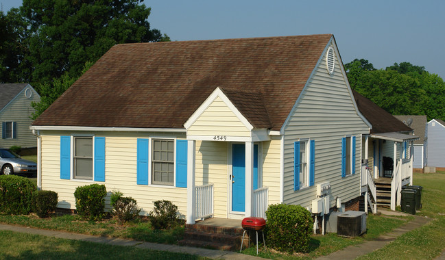 4549 Hargrove Rd in Raleigh, NC - Foto de edificio - Building Photo