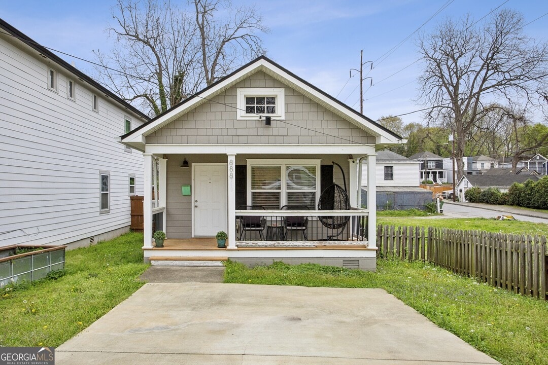 888 Hubbard St SW in Atlanta, GA - Building Photo