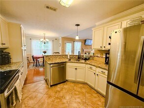 728 Fairbluff Dr in Hope Mills, NC - Building Photo - Building Photo