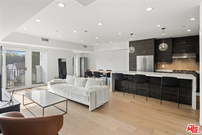 property at 7365 Waring Ave