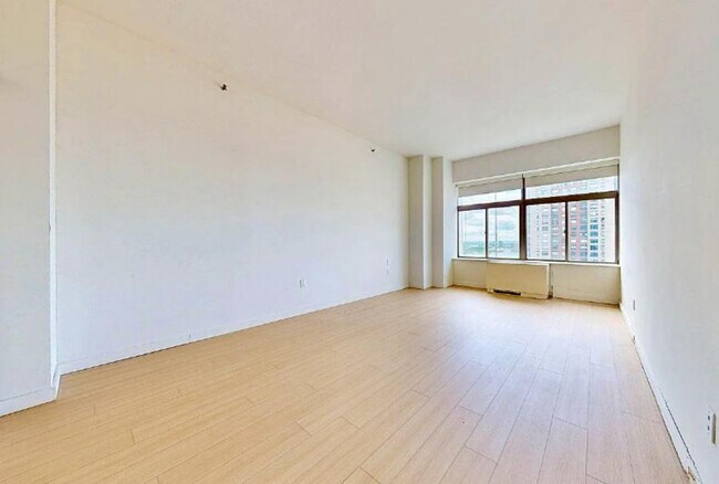 Washington Street in New York, NY - Building Photo - Building Photo