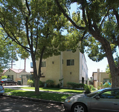 1054 Ruberta Ave in Glendale, CA - Foto de edificio - Building Photo