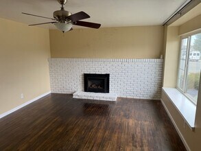 1312 Stafford Way in Yuba City, CA - Foto de edificio - Building Photo