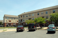 1015 Parrish St in Philadelphia, PA - Foto de edificio - Building Photo