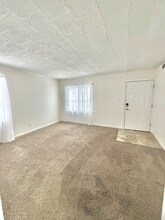 18288 Deering St in Livonia, MI - Building Photo - Building Photo