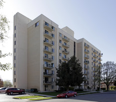 Lincoln Towers Apartments