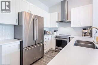 1 Redfern Ave in Hamilton, ON - Building Photo - Building Photo