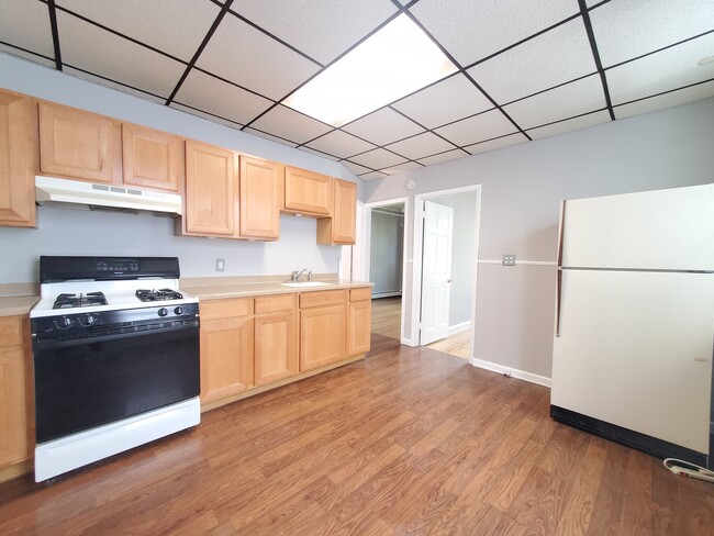 559 Avenue A, Unit 2F