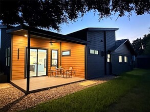 8619 Winding Walk in Austin, TX - Building Photo - Building Photo