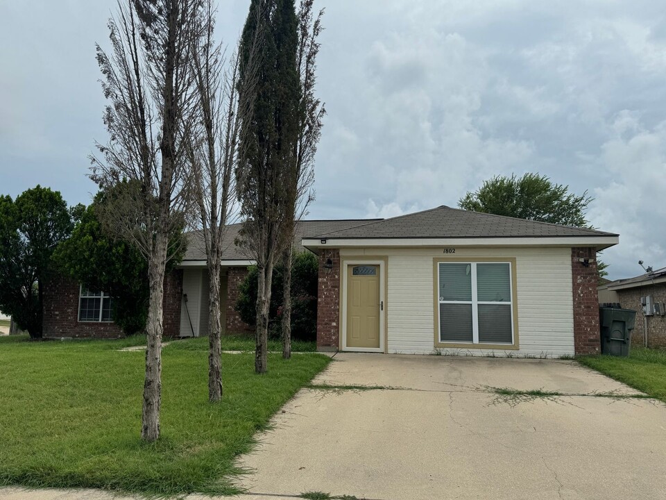 1802 Amethyst Dr in Killeen, TX - Building Photo