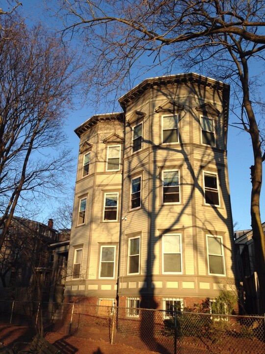 186 Naples Rd, Unit #1 in Brookline, MA - Building Photo