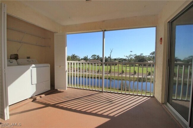 5667 Rattlesnake Hammock Rd in Naples, FL - Building Photo - Building Photo
