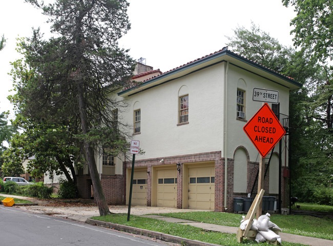 100 Tuscany Rd in Baltimore, MD - Building Photo - Building Photo