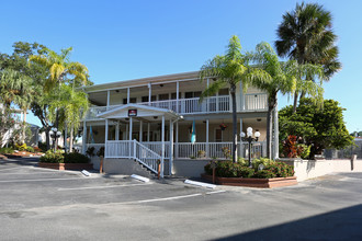 Grande Bay Apartments in Clearwater, FL - Building Photo - Building Photo