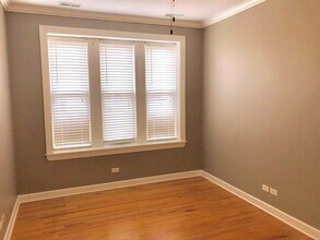 536 W Belmont Ave in Chicago, IL - Building Photo - Building Photo