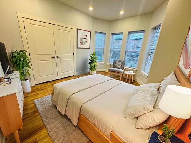 4242 W Girard Ave in Philadelphia, PA - Building Photo - Building Photo