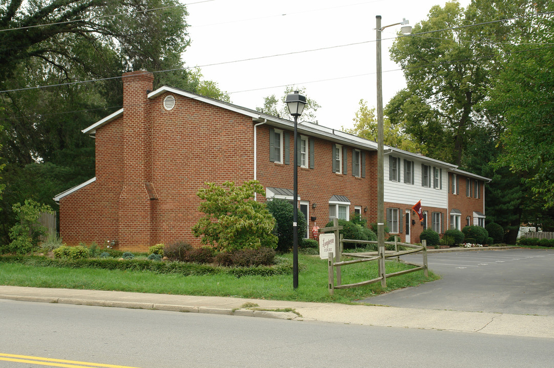 219 W Main St in Salem, VA - Building Photo