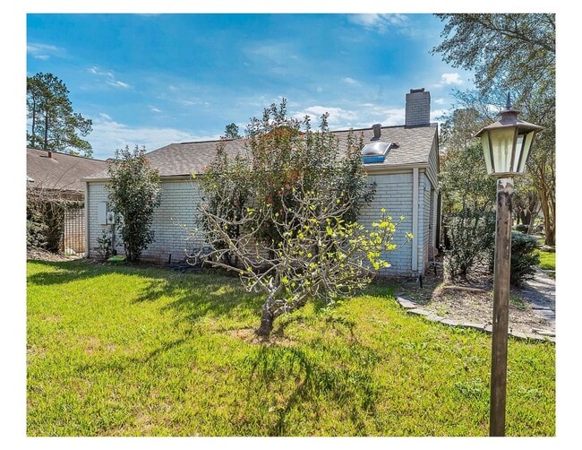 13902 Paradise Valley Dr