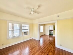 1032 Albany St in Los Angeles, CA - Building Photo - Building Photo