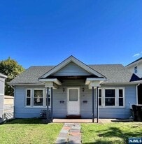 12 Farview Terrace in Paramus, NJ - Building Photo