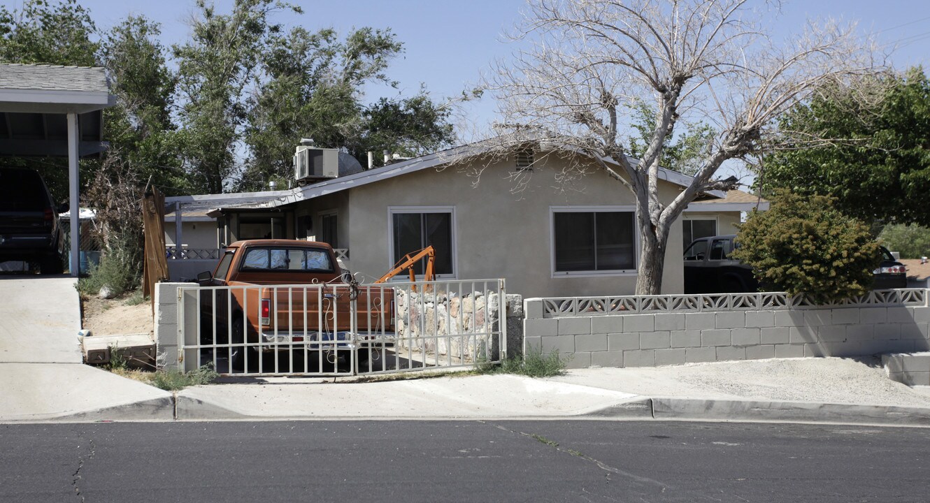 15156 Mojave Dr in Victorville, CA - Building Photo