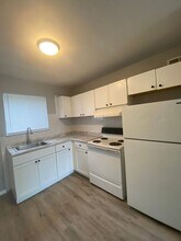 145 Reeb Ln in Florissant, MO - Building Photo - Building Photo