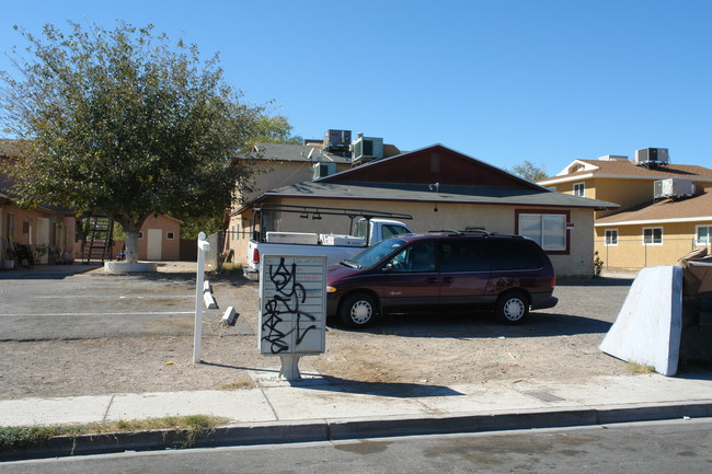 1408 Henry Dr in Las Vegas, NV - Foto de edificio - Building Photo