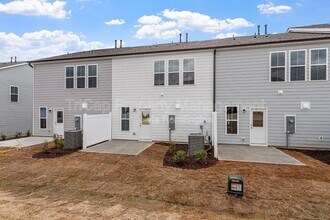 416 Glen Clova Dr in Raleigh, NC - Building Photo - Building Photo